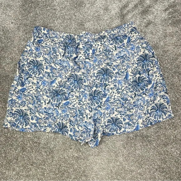 H&M VINTAGE BLUE FLORAL SHORTS CREAM SOFT JERSEY 100% VISCOSE PLEATED WIDE UK 12 - Picture 2 of 3